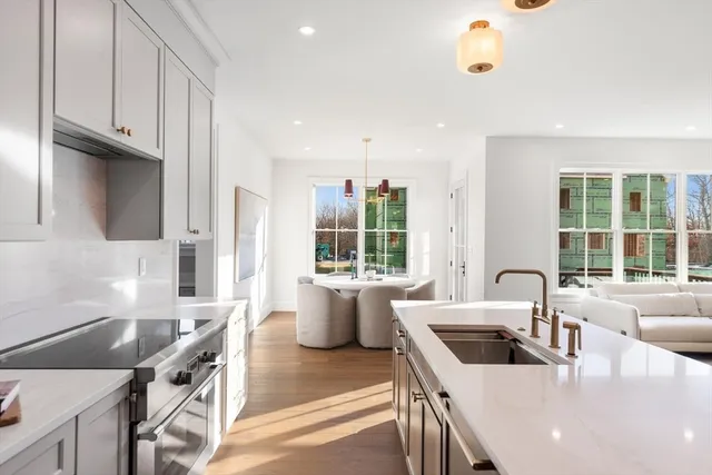 $2,395,000 | 18 Common Court, Unit 18, Lexington, MA 02421