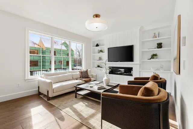 $2,395,000 | 18 Common Court, Unit 18, Lexington, MA 02421