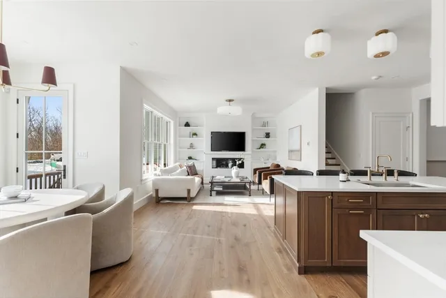 $2,395,000 | 18 Common Court, Unit 18, Lexington, MA 02421