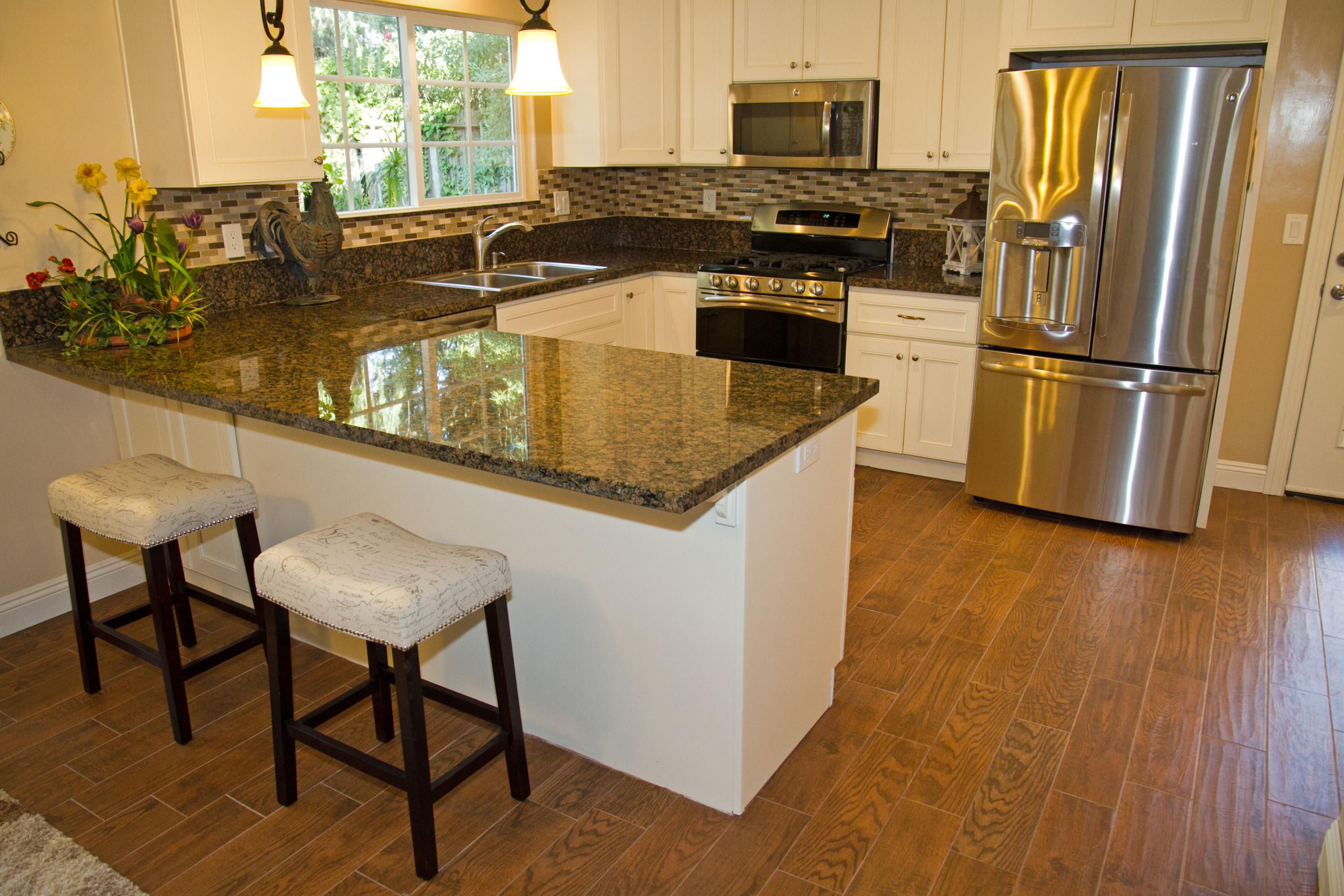 674 Wakefield Road Goleta, CA 93117 - Photo 3 of 17 Kitchen