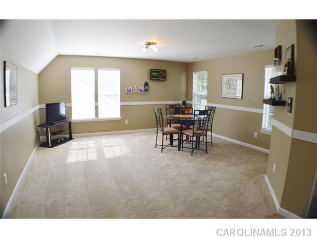 9101 Babbitt Way Charlotte, NC 28216 - Photo 11 of 16