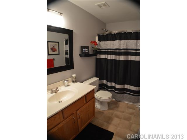 9101 Babbitt Way Charlotte, NC 28216 - Photo 12 of 16