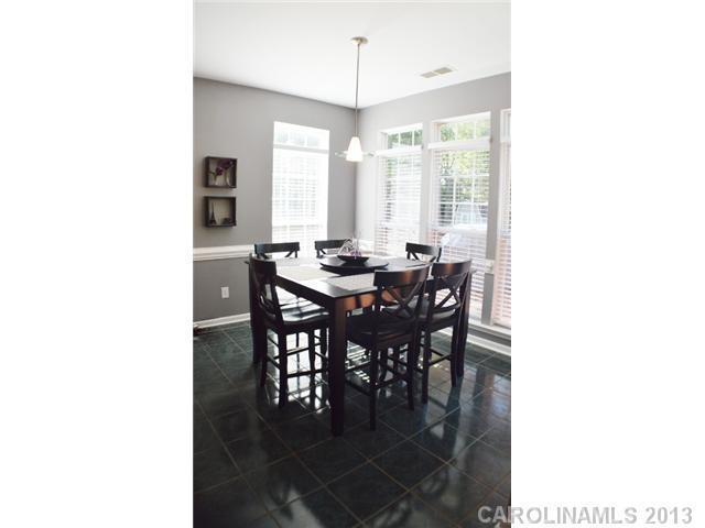 9101 Babbitt Way Charlotte, NC 28216 - Photo 6 of 16