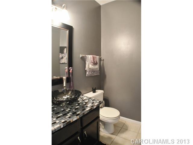 9101 Babbitt Way Charlotte, NC 28216 - Photo 7 of 16