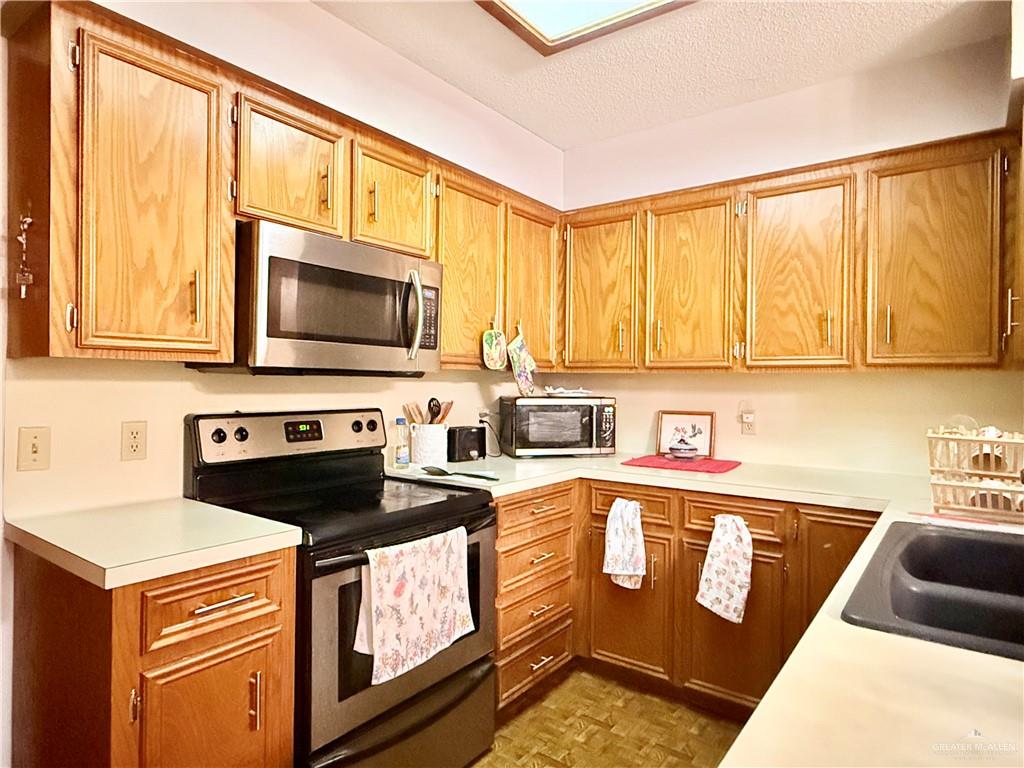 1712 Iowa Street Mission, TX 78572 - Photo 10 of 16