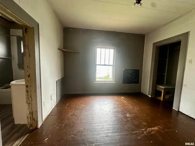 $30,000 | 111 East Walker Avenue, Galatia, IL 62935