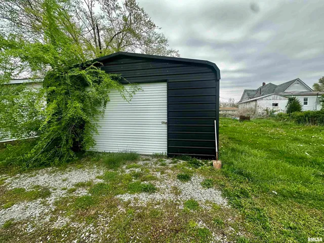 $30,000 | 111 East Walker Avenue, Galatia, IL 62935