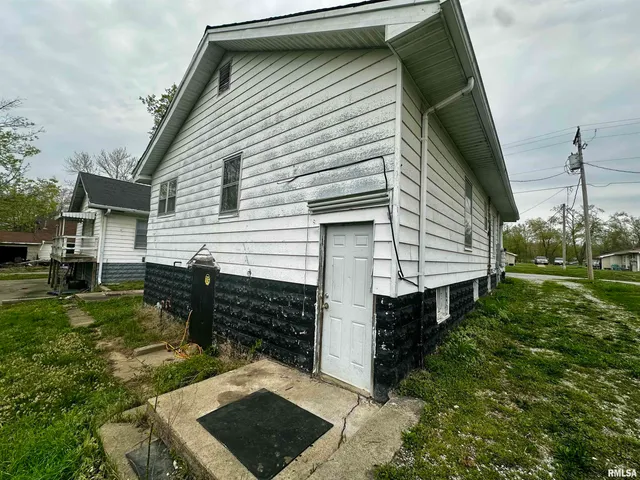 $30,000 | 111 East Walker Avenue, Galatia, IL 62935