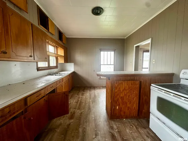 $30,000 | 111 East Walker Avenue, Galatia, IL 62935