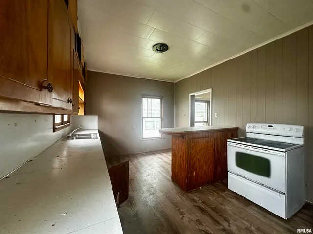 $30,000 | 111 East Walker Avenue, Galatia, IL 62935