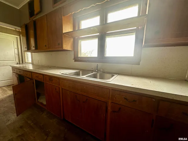 $30,000 | 111 East Walker Avenue, Galatia, IL 62935