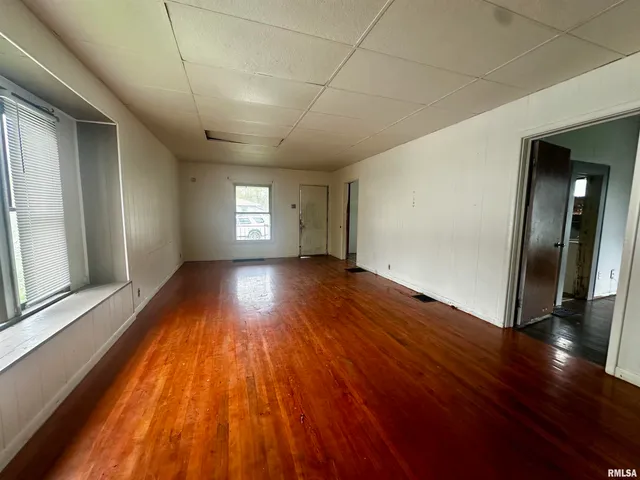 $30,000 | 111 East Walker Avenue, Galatia, IL 62935