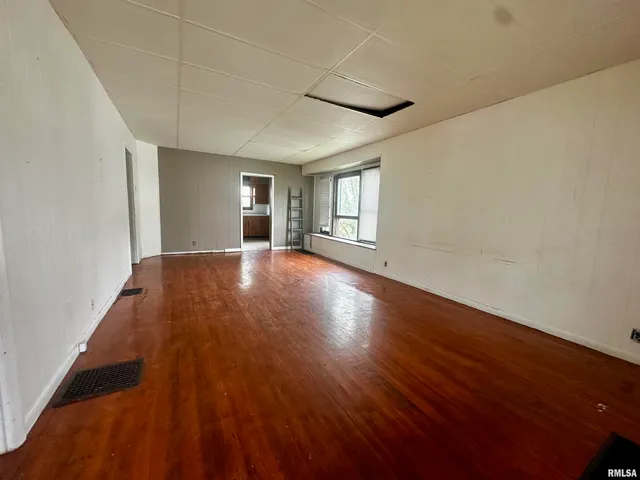 $30,000 | 111 East Walker Avenue, Galatia, IL 62935