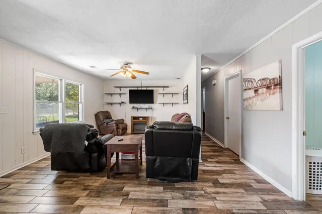 $195,000 | 175 Maria Stuart Lane, Varnville, SC 29944