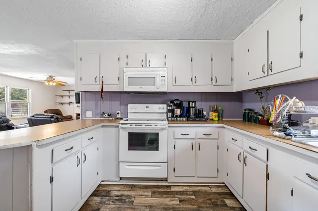 $195,000 | 175 Maria Stuart Lane, Varnville, SC 29944