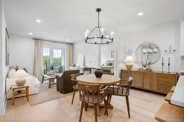 $785,000 | 25 North Riverside Avenue, Unit 211, Croton-on-Hudson, NY 10520