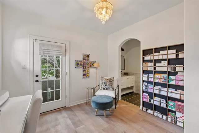 $969,000 | 3815 Gaines Court, Austin, TX 78735