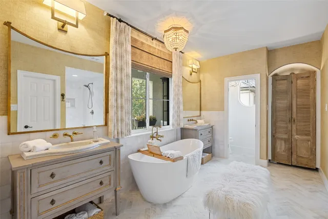 $994,999 | 3815 Gaines Court, Austin, TX 78735