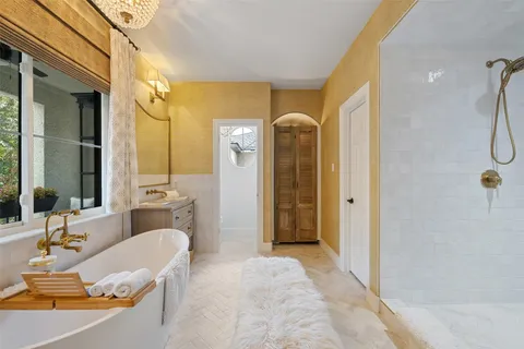 $994,999 | 3815 Gaines Court, Austin, TX 78735