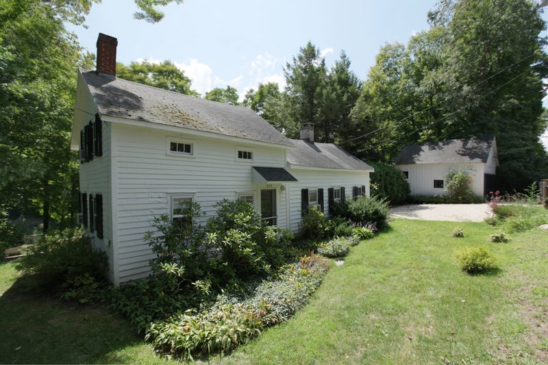 29 Glendale Road Stockbridge, MA 01262 - Photo 4 of 23 a front view of a house with garden