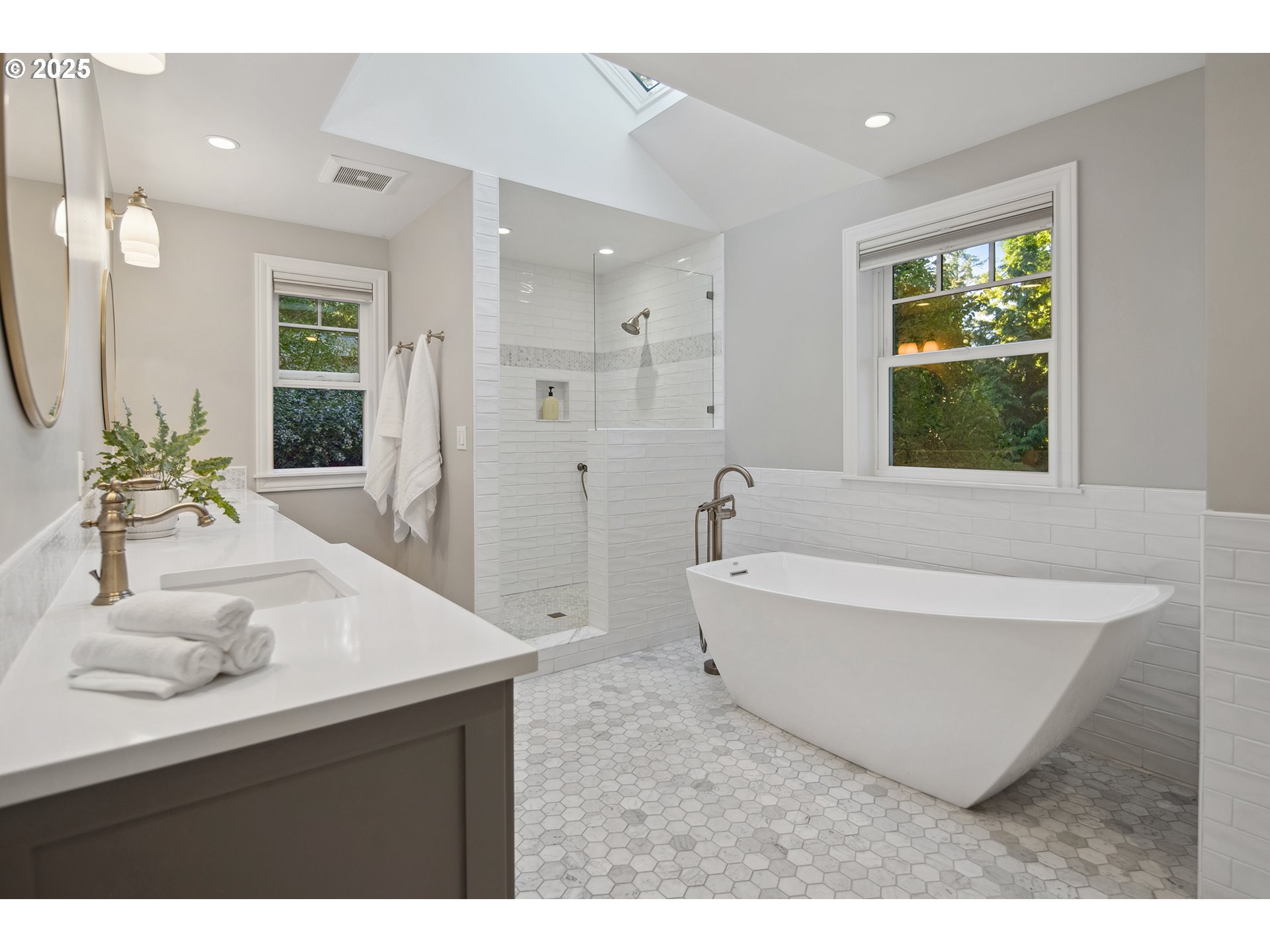 5225 Firwood Road Lake Oswego, OR 97035 - Photo 24 of 44 Gallery Image 24
