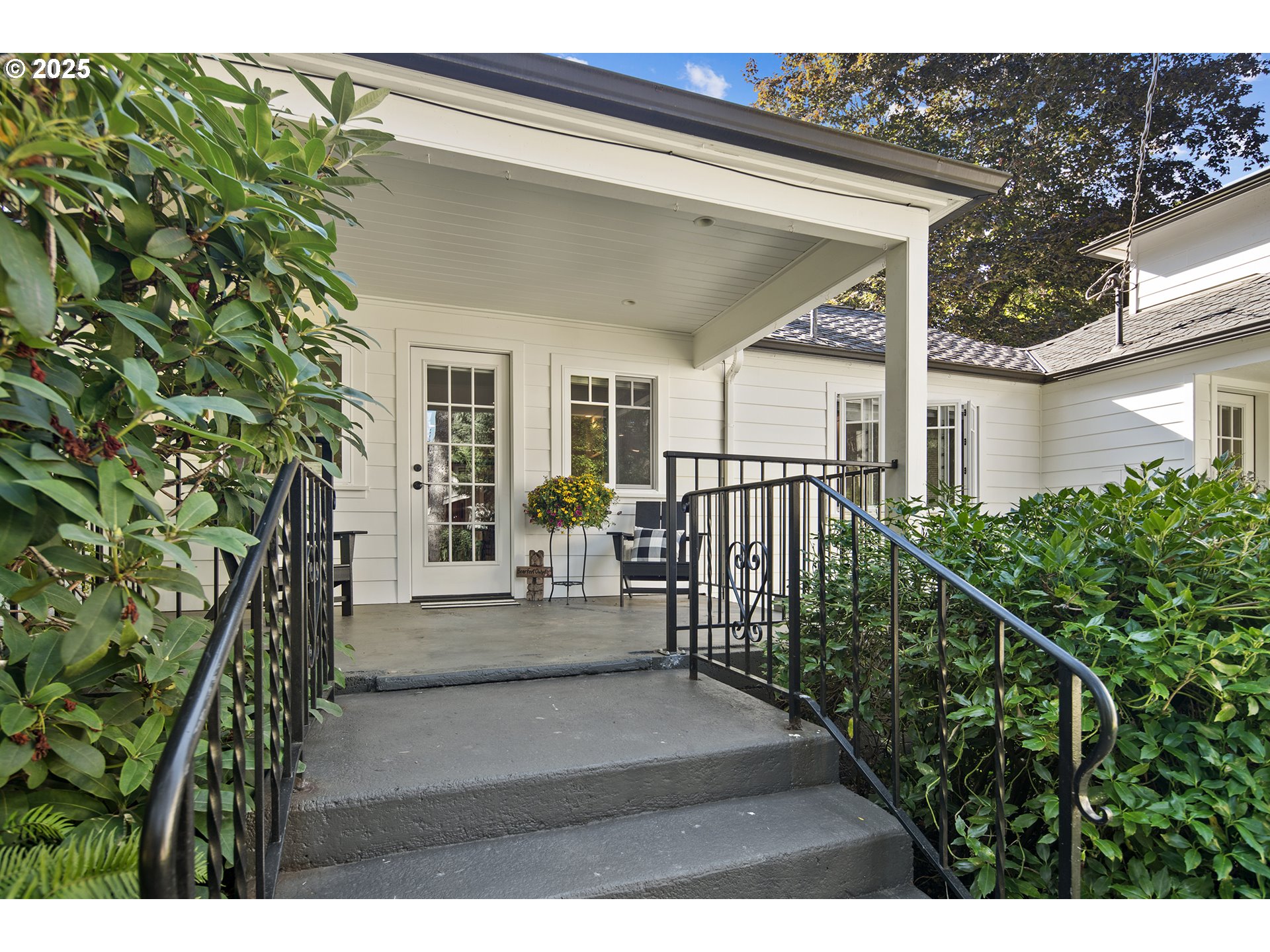 5225 Firwood Road Lake Oswego, OR 97035 - Photo 3 of 44 Gallery Image 3
