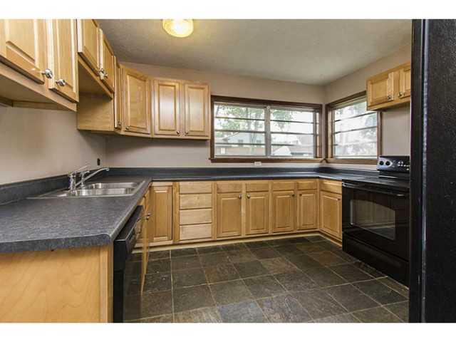 949 Afton Road Columbus, OH 43221 - Photo 8 of 21 Kitchen