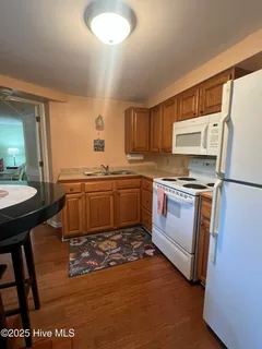 $1,200 | 104 Rolling Hill Court, Unit 1, West End, NC 27376