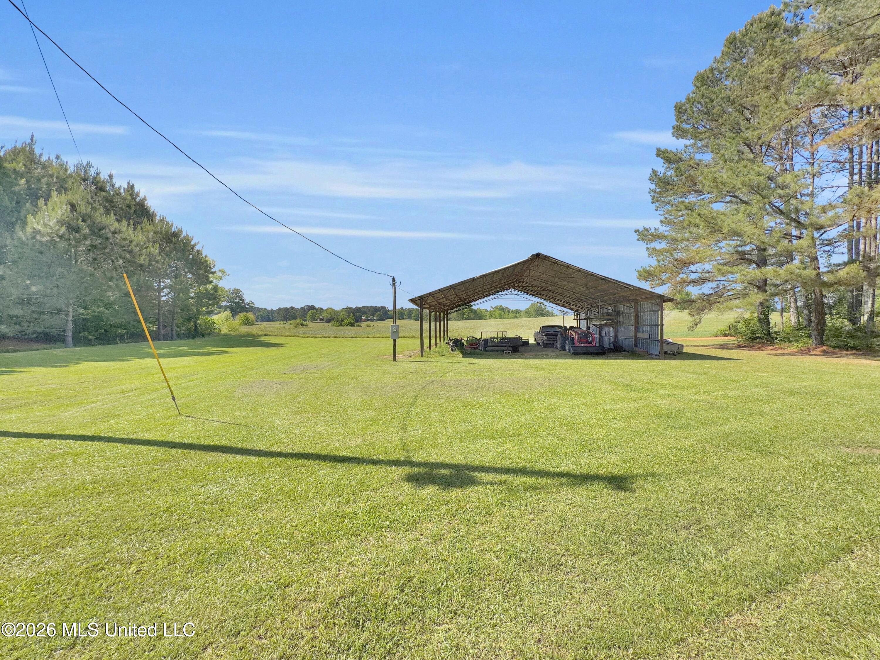 394 Risher Road Carthage, MS 39051 - Photo 3 of 18 828bc6b5-765d-4146-b8f3-b119c258e8cf