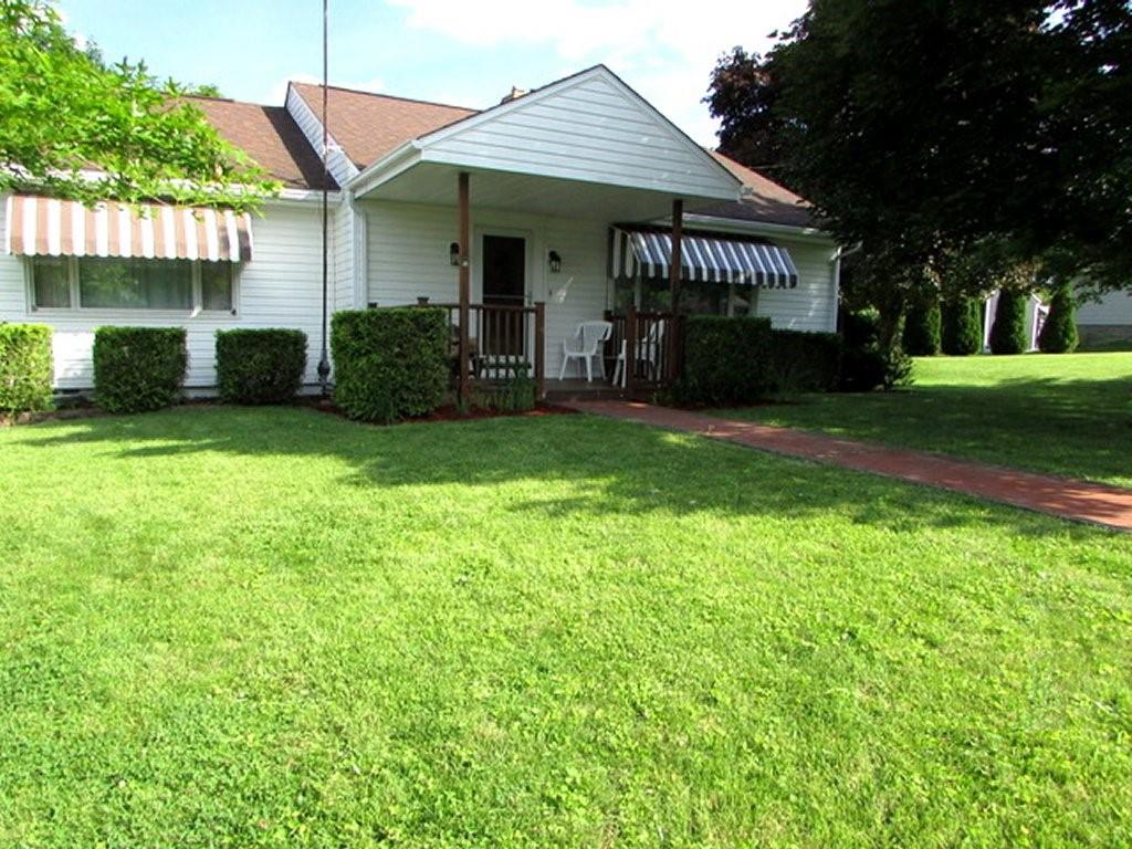 142 Ridge Avenue Beaver Falls, PA 15010 - Photo 2 of 25 Gallery Image 2