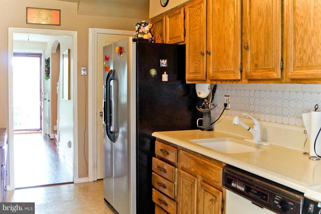 3816 Rexmere Road Baltimore, MD 21218 - Photo 4 of 17 Kitchen