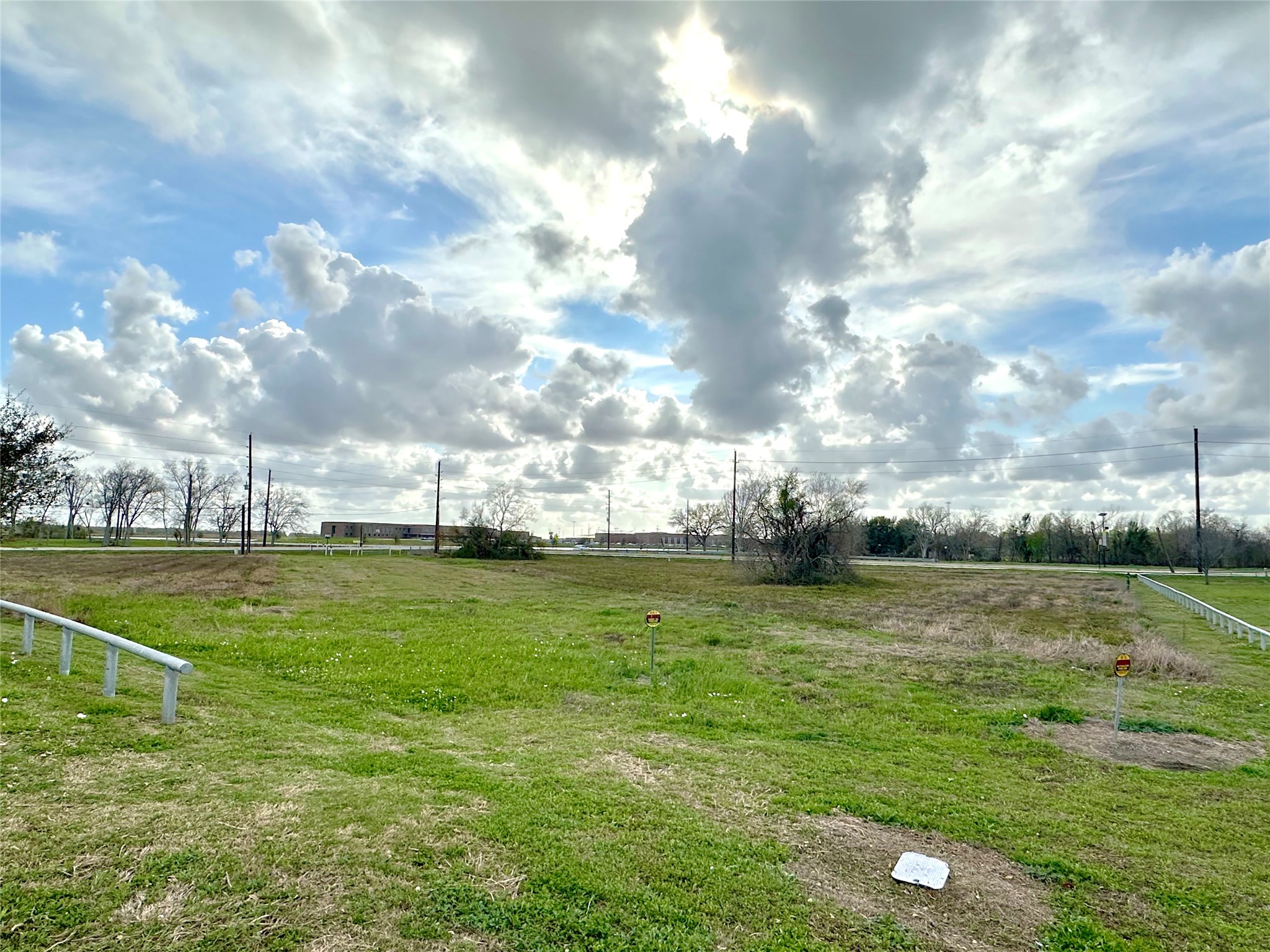4011 Davenport Parkway Rosharon, TX 77583 - Photo 4 of 7 a view of a golf course with a lake