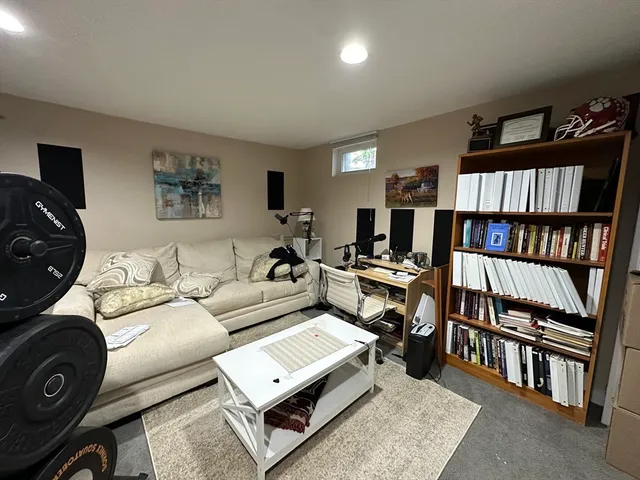 $3,300 | 2249 Commonwealth Avenue, Unit 2249, Newton, MA 02466