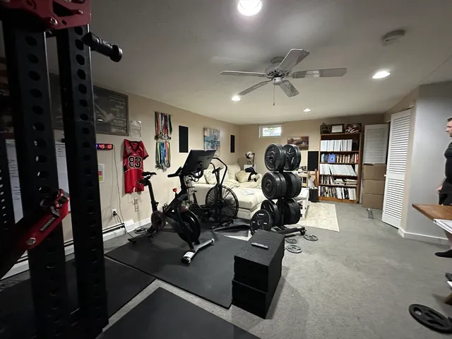 $3,300 | 2249 Commonwealth Avenue, Unit 2249, Newton, MA 02466