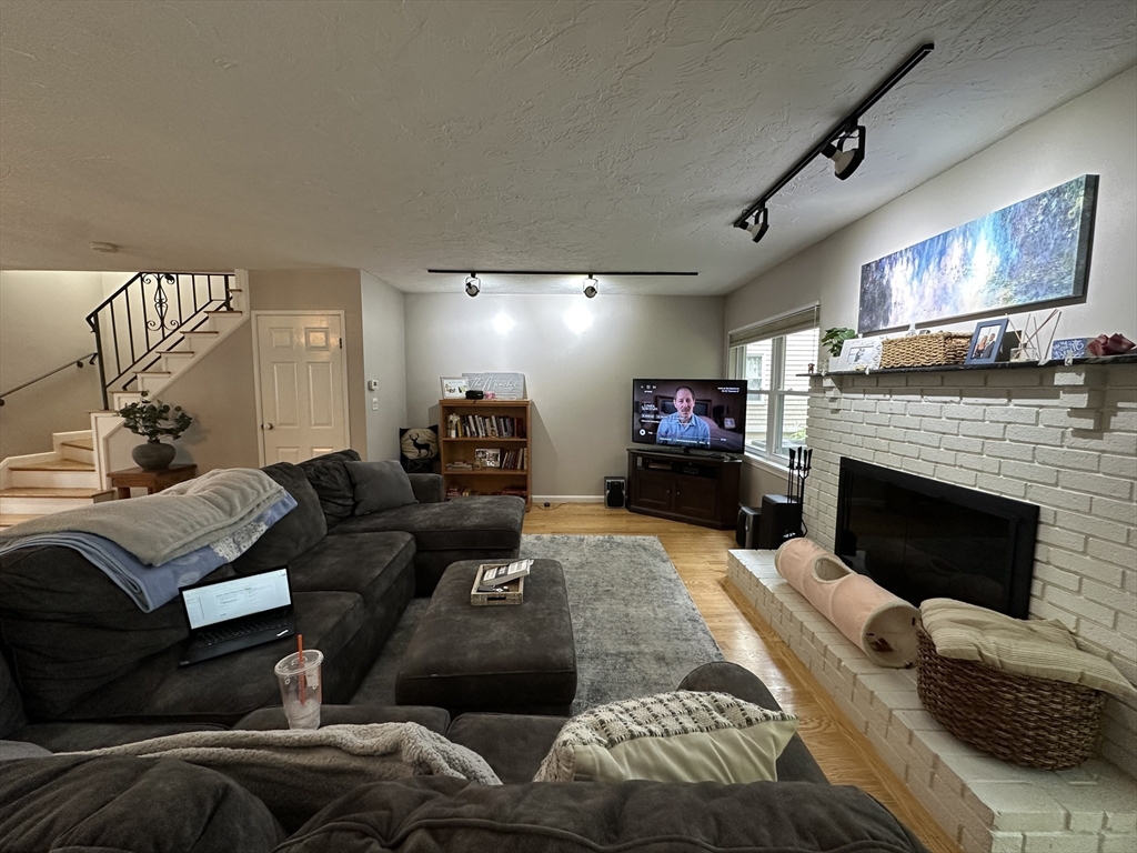 2249 Commonwealth Avenue, Unit 2249 Newton, MA 02466 - Photo 2 of 17