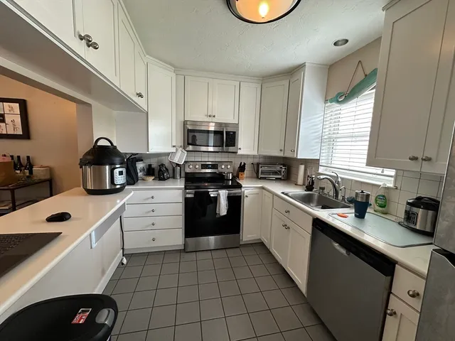 $3,300 | 2249 Commonwealth Avenue, Unit 2249, Newton, MA 02466