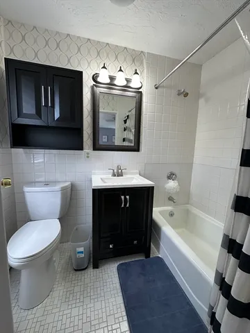 $3,300 | 2249 Commonwealth Avenue, Unit 2249, Newton, MA 02466