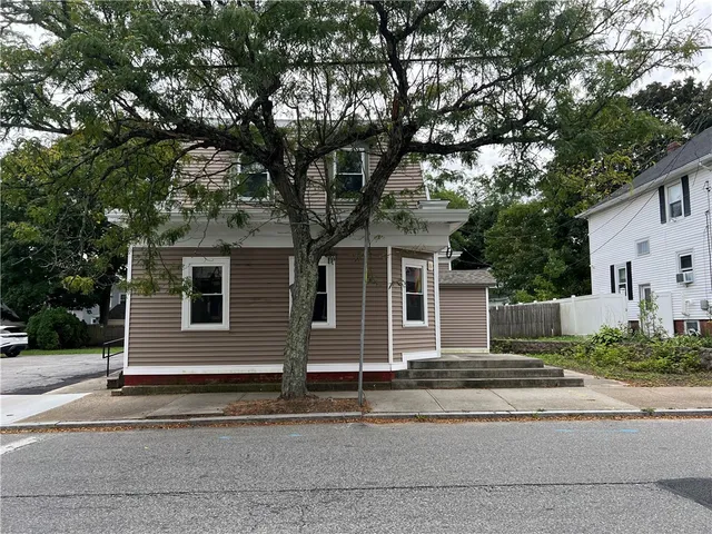 $2,850 | 9 Turner Avenue, Unit 1, East Providence, RI 02915