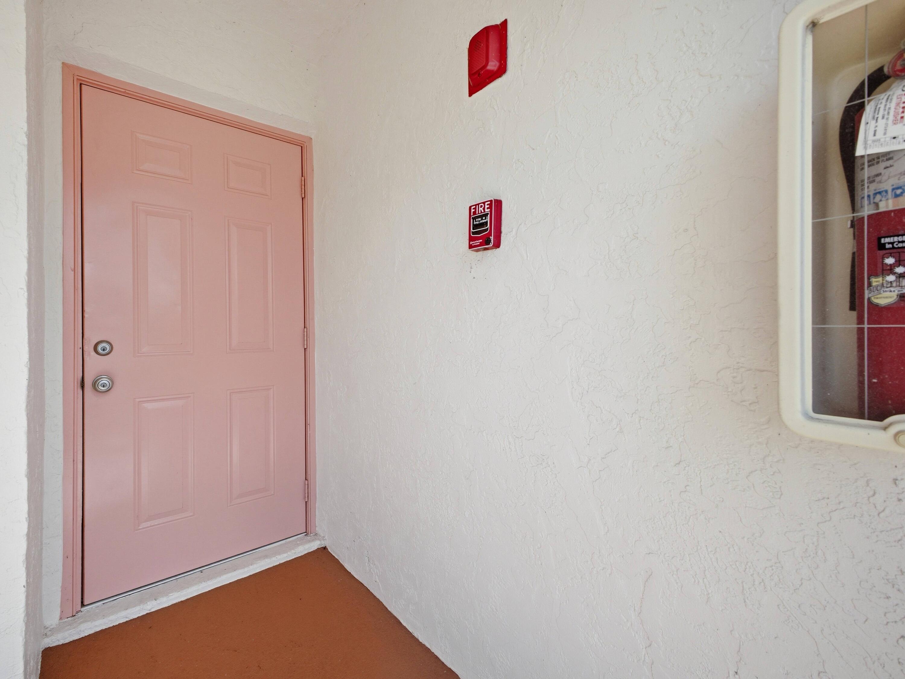 321 Norwood Terrace, Unit N221 Boca Raton, FL 33431 - Photo 5 of 36 Unit Entry