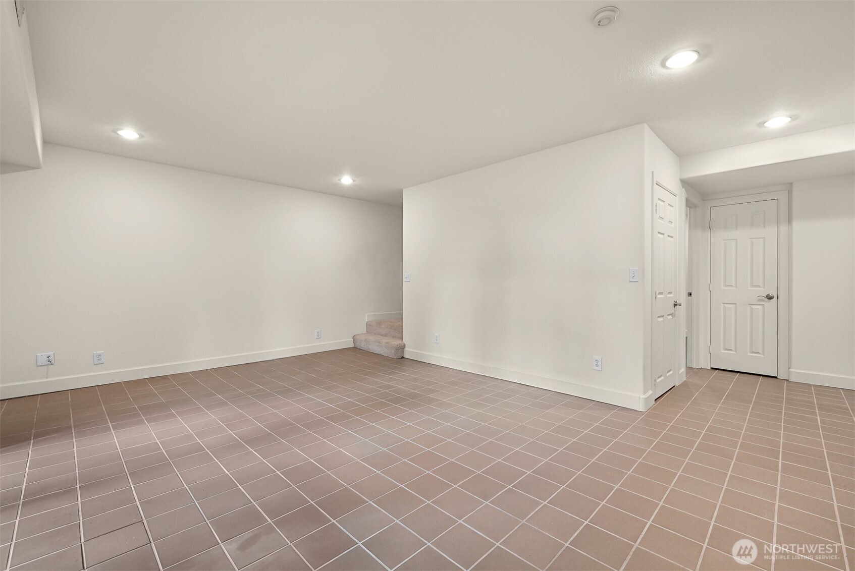 4135 Agate Road Bellingham, WA 98226 - Photo 23 of 36 an empty room with white walls