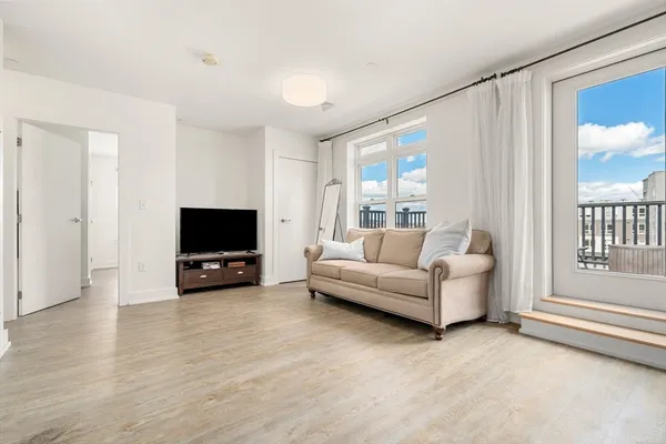 $899,000 | 20 Penniman Road, Unit P3, Boston, MA 02134