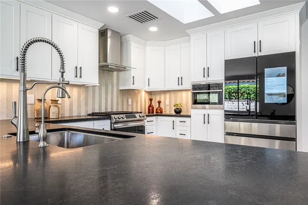 $1,099,000 | 21 Dartmouth Drive, Rancho Mirage, CA 92270