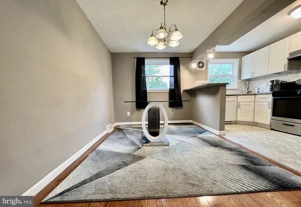 $2,050 | 937 Grant Road, Folcroft, PA 19032