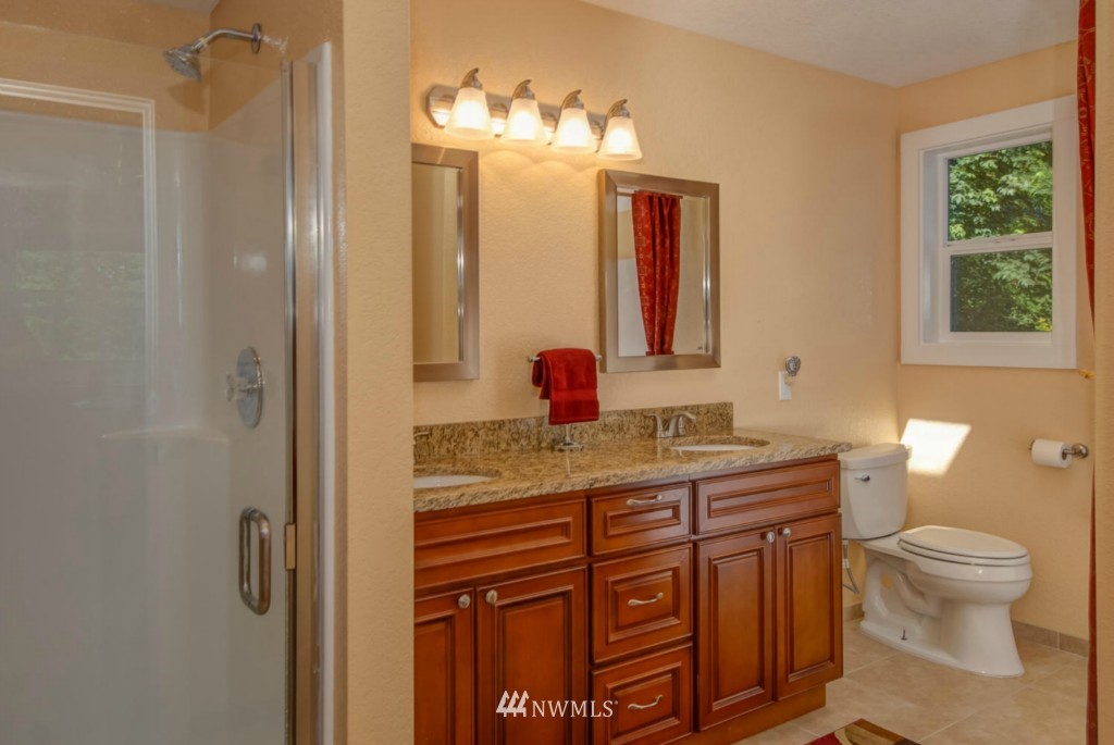 14301 166th Place Southeast Renton, WA 98059 - Photo 10 of 15