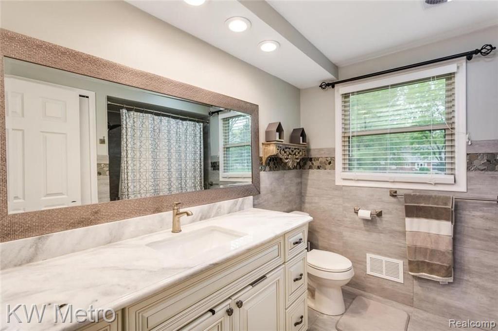 801 Bridgestone Drive Rochester Hills, MI 48309 - Photo 27 of 29