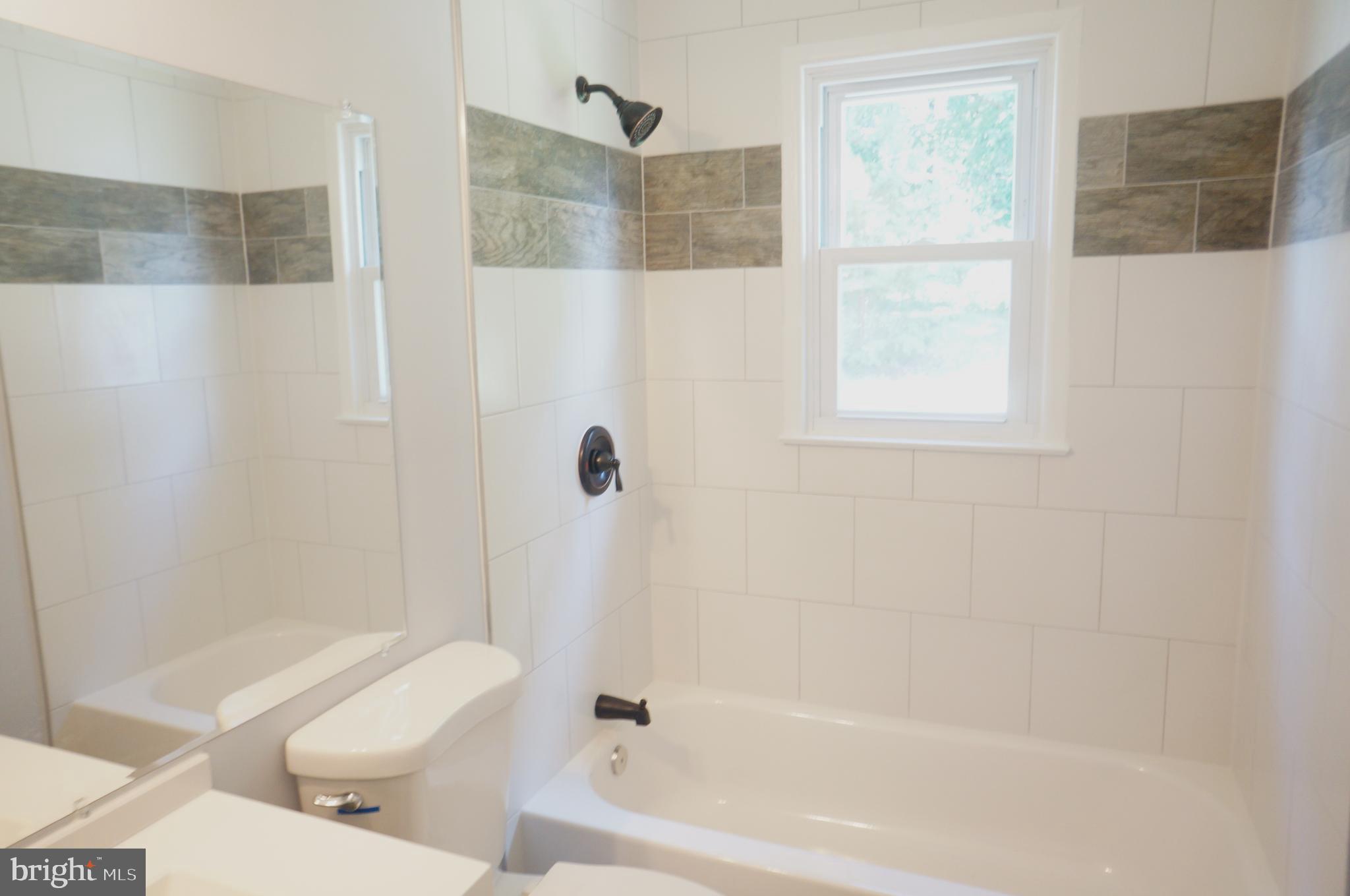 14339 Fullerton Road Woodbridge, VA 22193 - Photo 11 of 14 Bathroom #2