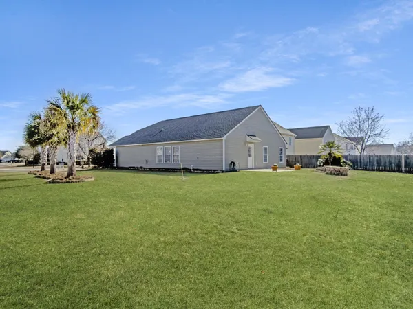$329,000 | 408 Lakewind Drive, Moncks Corner, SC 29461