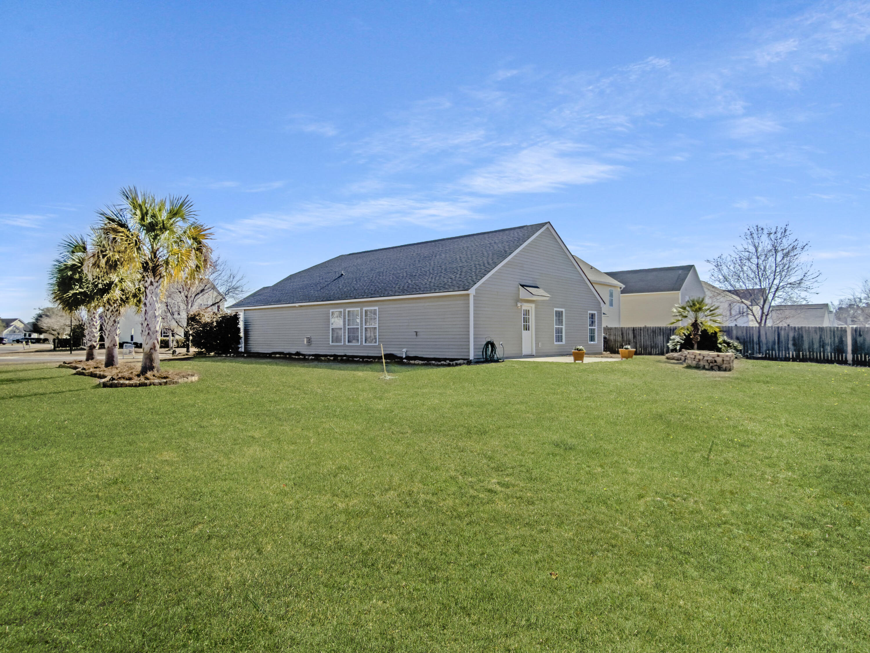 408 Lakewind Drive Moncks Corner, SC 29461 - Photo 5 of 30 IMG_9338