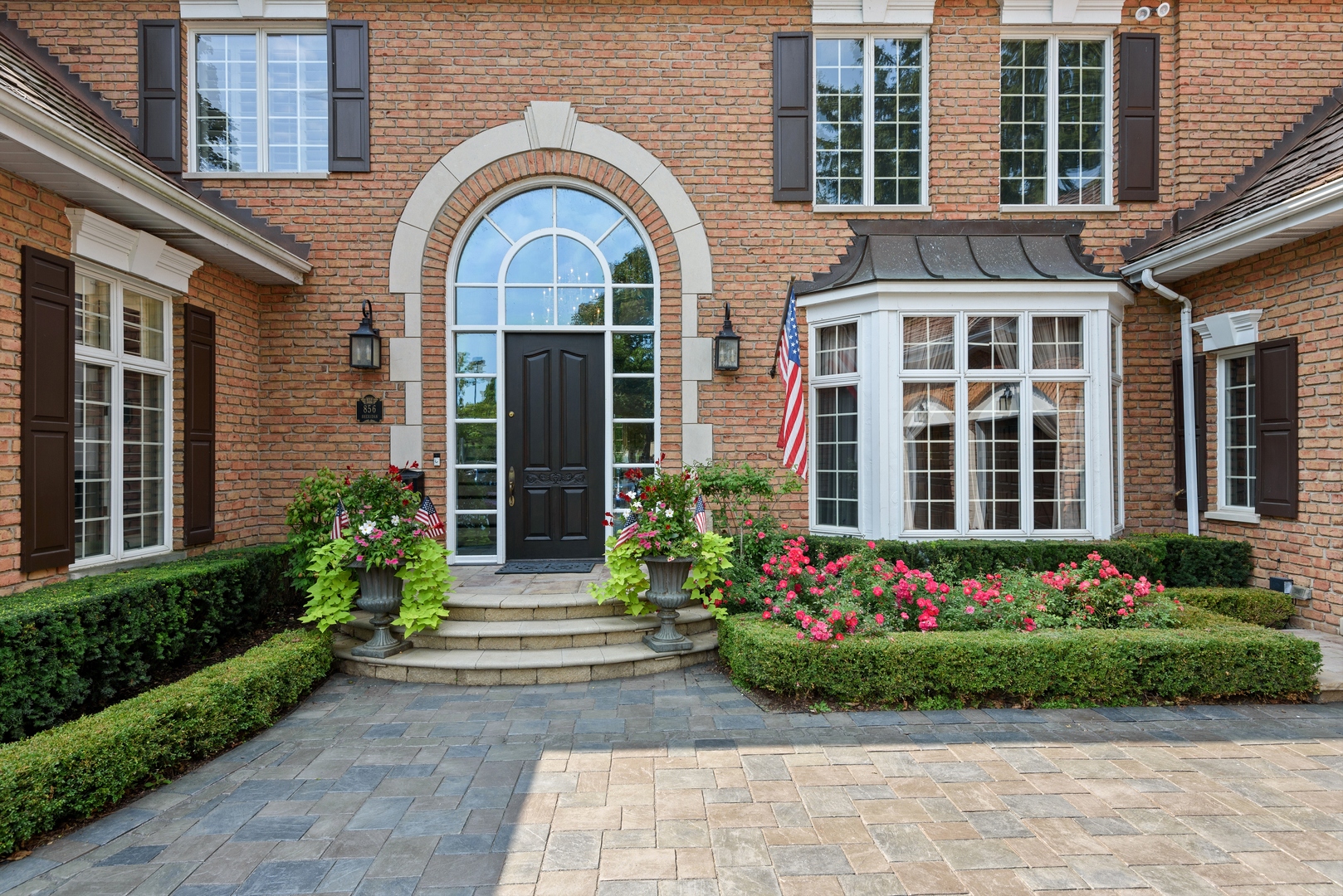 856 Sheridan Road Winnetka, IL 60093 - Photo 4 of 54