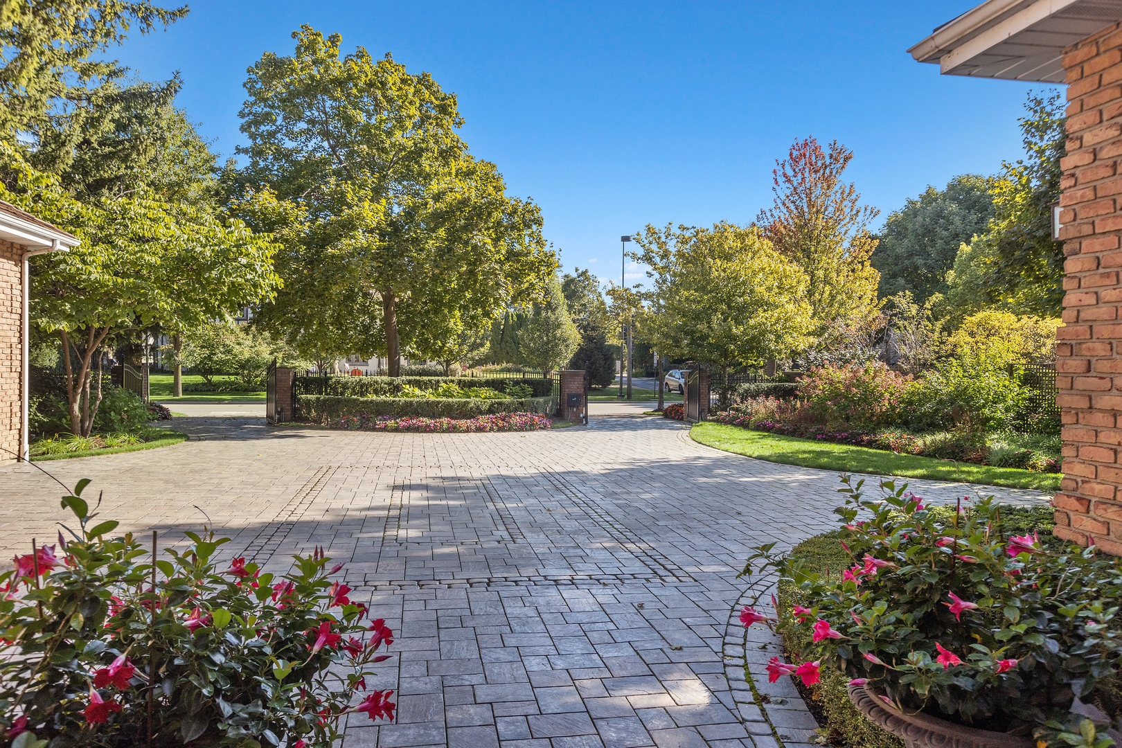 856 Sheridan Road Winnetka, IL 60093 - Photo 7 of 54